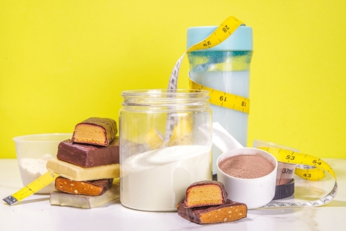 Immagine relativa al post intitolato Barrette Proteiche e Shake: Come Usarli per un'Alimentazione Equilibrata 