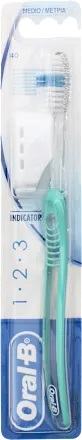 ORALB 123 INDICATOR SPAZZOLINO MANUALE SETOLE 35 MEDIE - Farmacia Dott. Pasquale Russo