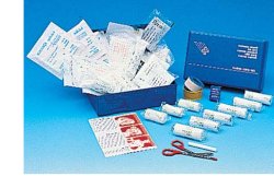 CASSETTA PRONTO SOCCORSO CARAVAN, PER L'AUTOMOBILE, IL CAMION E TUTTI GLI AUTOMEZZI. OBBLIGATORIA IN MOLTE NAZIONI EUROPEE CON CONTENUTO CONFORME ALLA NORMATIVA DIN 13164/B - Farmacia Dott. Pasquale Russo