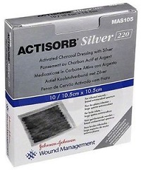 MEDICAZIONE IN CARBONE ATTIVO CON ARGENTO ACTISORB SILVER 10,5X10,5 CM 3 PEZZI - Farmacia Dott. Pasquale Russo
